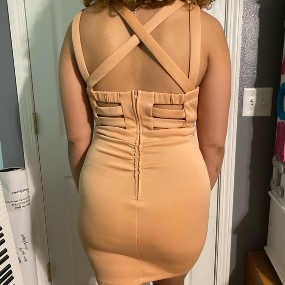 Dress - Picture 4 of 4